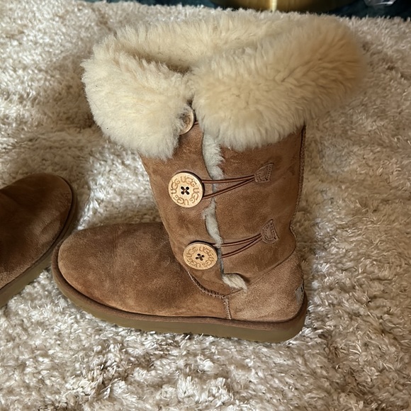 UGG Bailey Button Triplet II Boot Chestnut - Picture 5 of 5